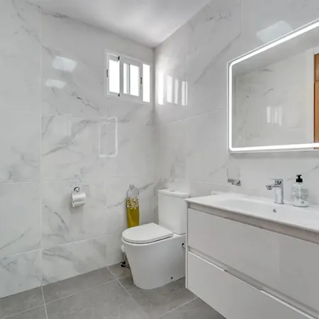 Appartamento Lovely House In First Line *