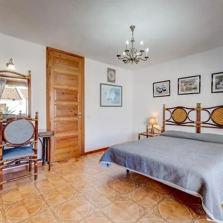 Appartement Lovely House In First Line *