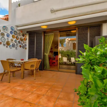 Lovely House In First Line 公寓